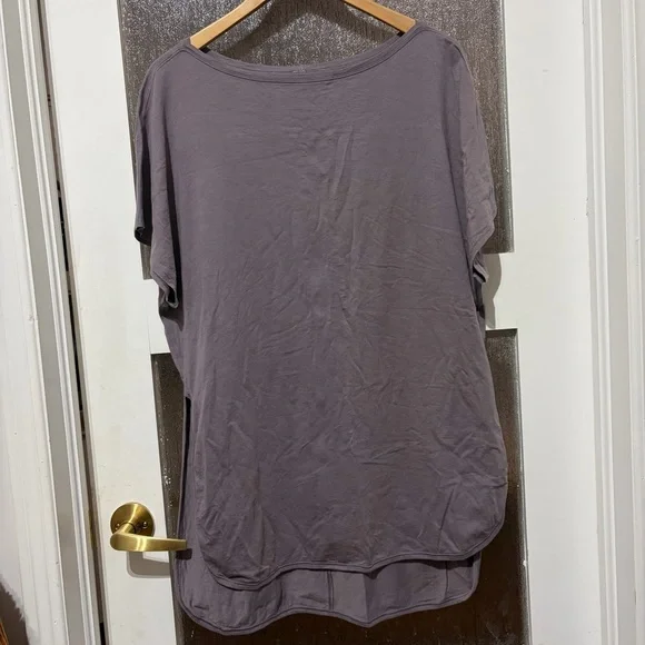 Lululemon Side Story Tee
Dusky Lavender - Picture 4 of 4